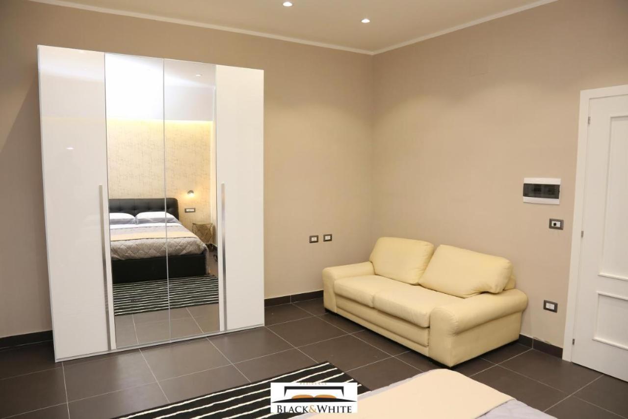 Residence Black & White Napoli Esterno foto
